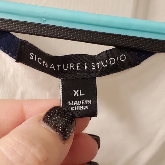 SIGNATURE STUDIOS blessed t shirt size XL - Picture 4 of 5